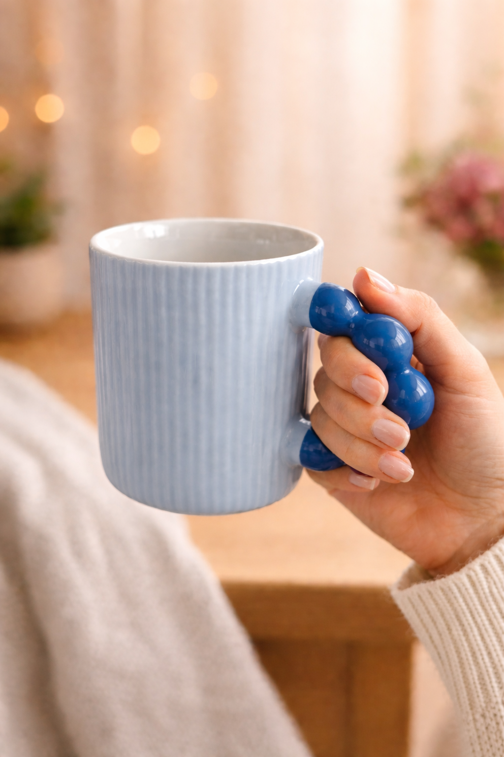 Porseleinen mok met parelhandvat - blauw